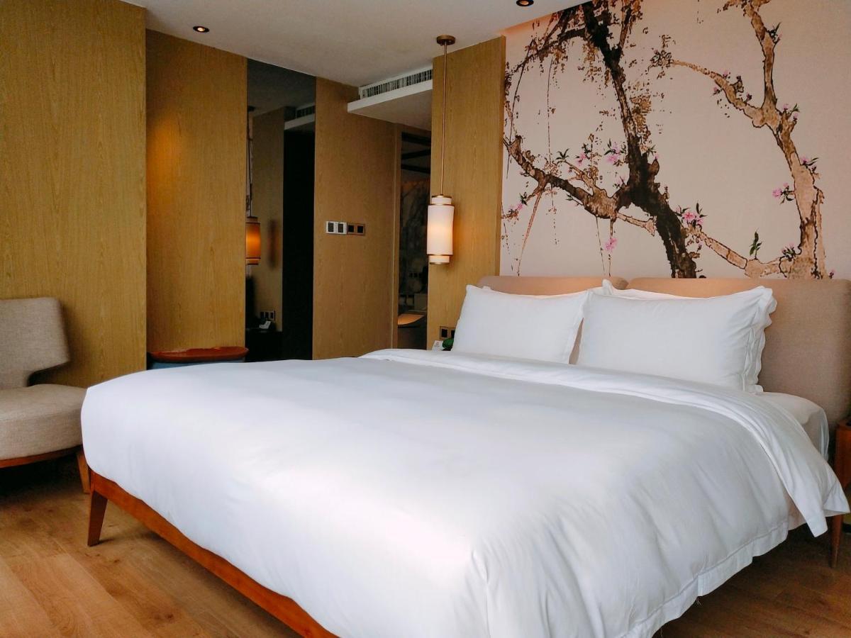 Howard Johnson Riverview Hotel Guangzhou Eksteriør billede