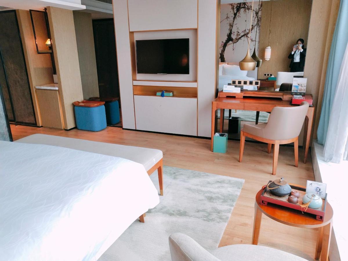 Howard Johnson Riverview Hotel Guangzhou Eksteriør billede