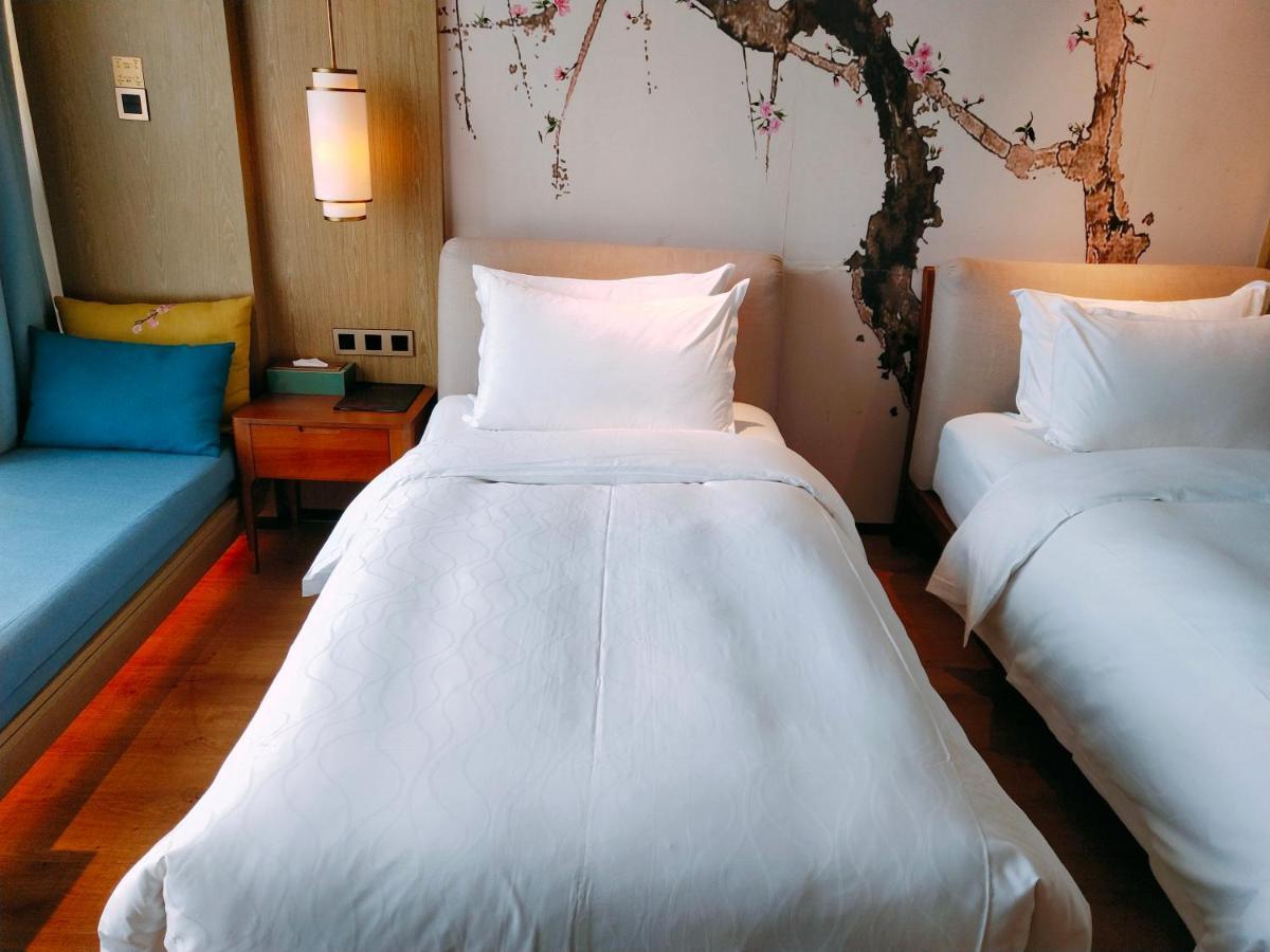 Howard Johnson Riverview Hotel Guangzhou Eksteriør billede