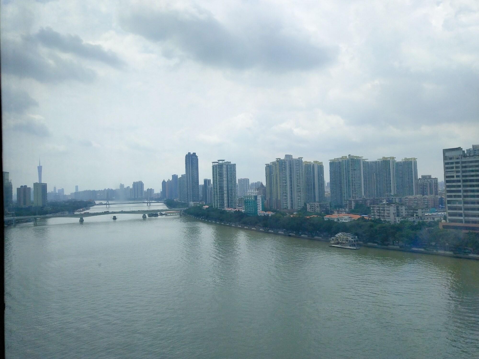 Howard Johnson Riverview Hotel Guangzhou Eksteriør billede