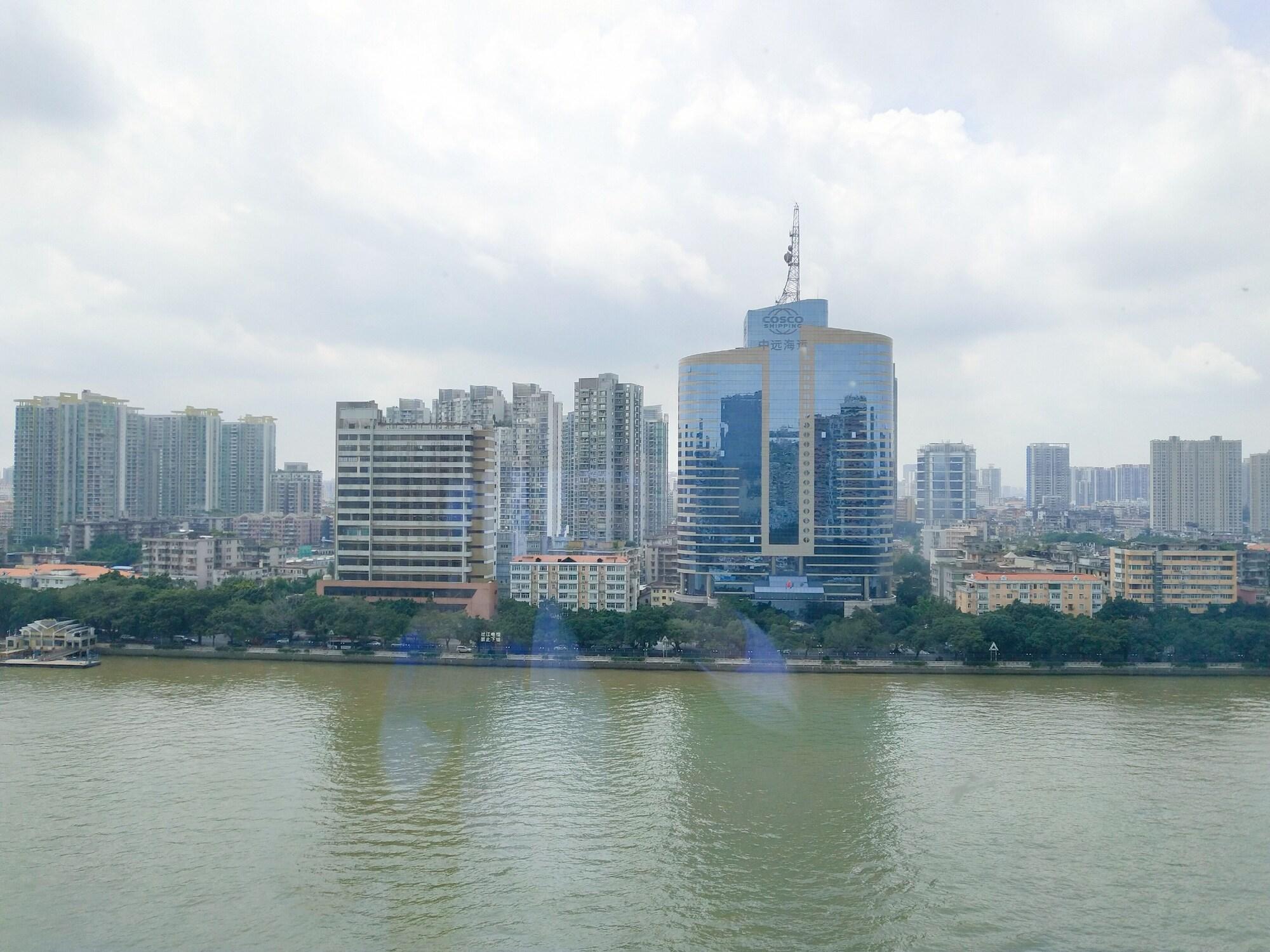 Howard Johnson Riverview Hotel Guangzhou Eksteriør billede
