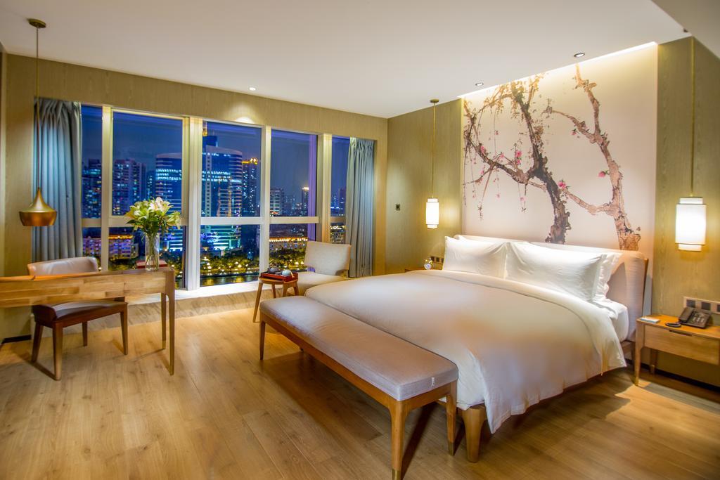 Howard Johnson Riverview Hotel Guangzhou Eksteriør billede